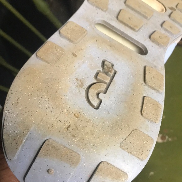 Nike White and Black Sneakers Retro-Inspired Design - Picture 4 of 9